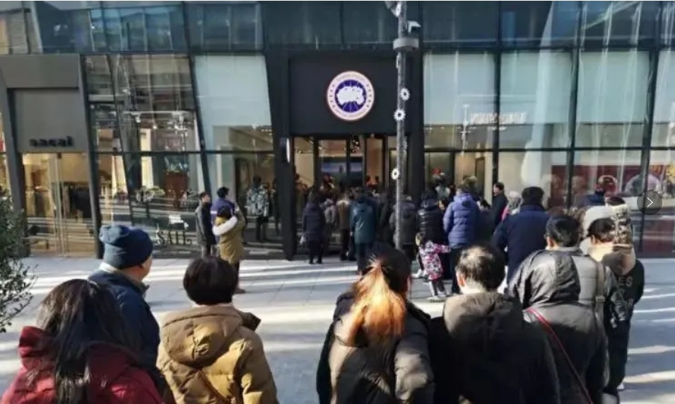 這一服裝巨頭突然（rán）宣布：全球裁員17%！價格動輒上萬元，曾排（pái）隊賣斷貨（huò）